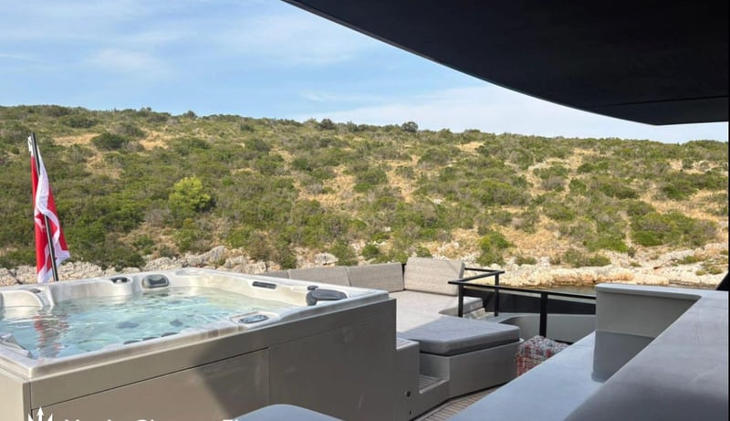 Upper deck spa pool and shaded lounge