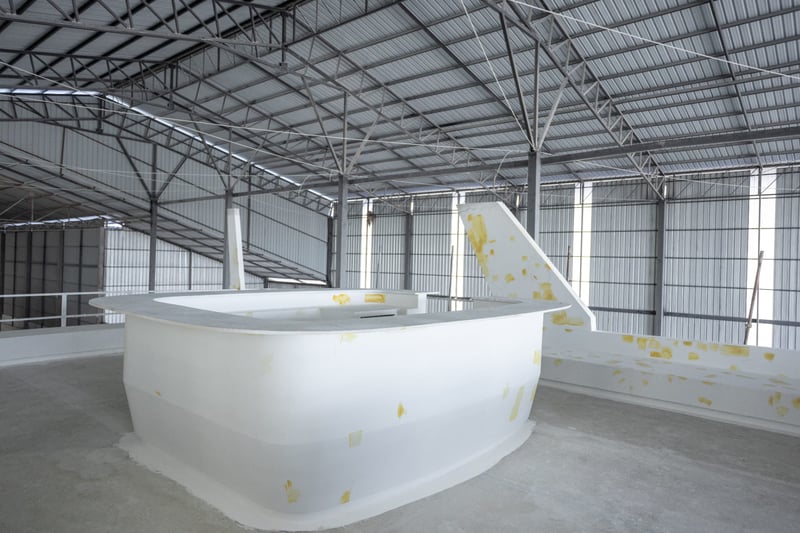 Integrated pool structure being moulded into the aft deck